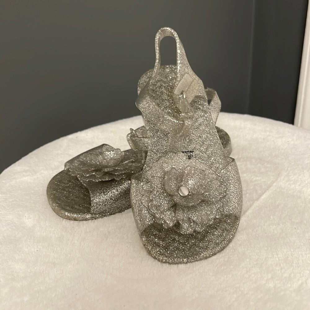 Old Navy Toddler Girls Jelly Sandals - Size 8 - Silver Glitter Flower Accent