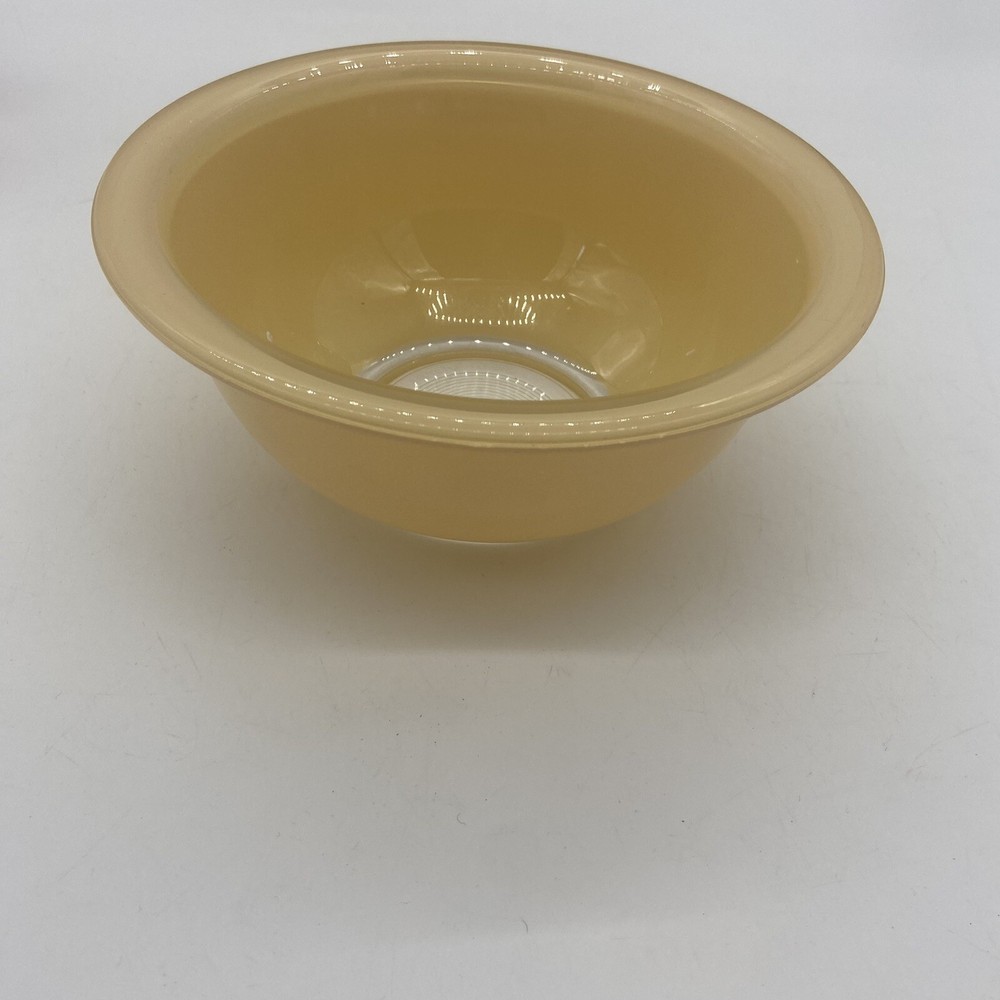 Pyrex Gold 7-Inch Mixing Bowl Durable Glass Kitchen Essential