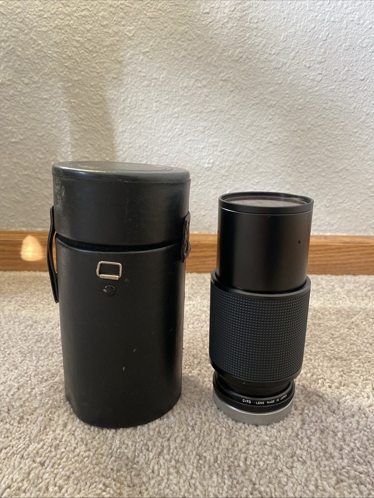 Vivitar Zoom Lens, 75-205mm, 1:3.8, 62mm, Minolta MD mount, w/macro focusing