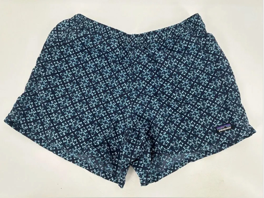 5in Patagonia Baggies, Womens M. Used but good condition. Blue with pattern.