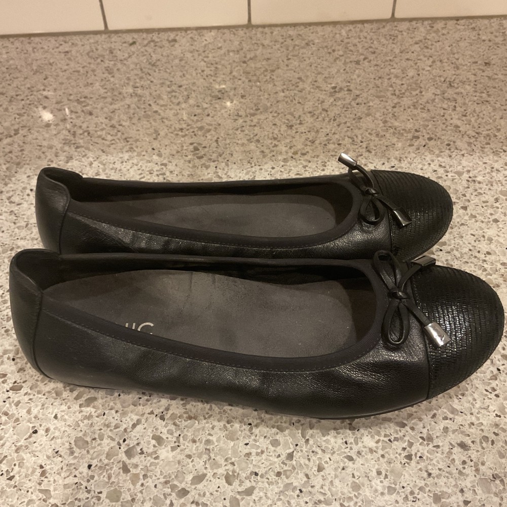 Vionic 359 Minna Ballet Flats Cap Toe Slip On Black Women’s Size 7.5