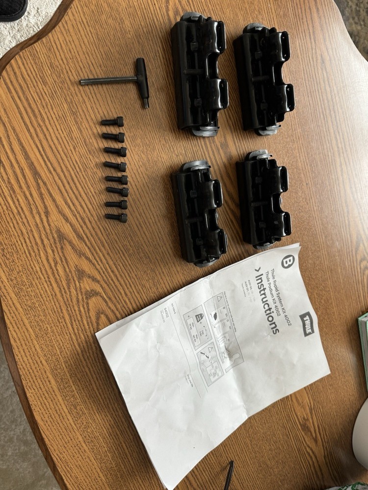 THULE Podium 4002 Roof Rack for Audi Q5 2008 & Q7 2006-2007 Flash Rail-image