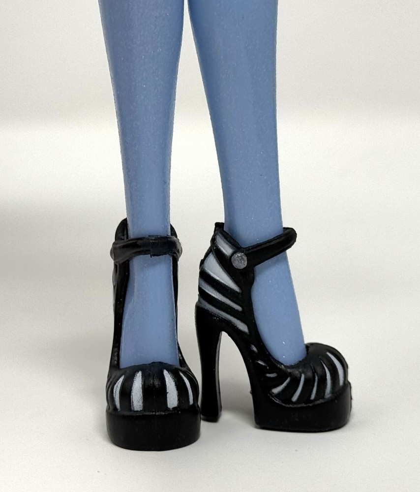 Monster High G1 Creeproduction Frankie Stein Doll Original Outfit Black Shoes