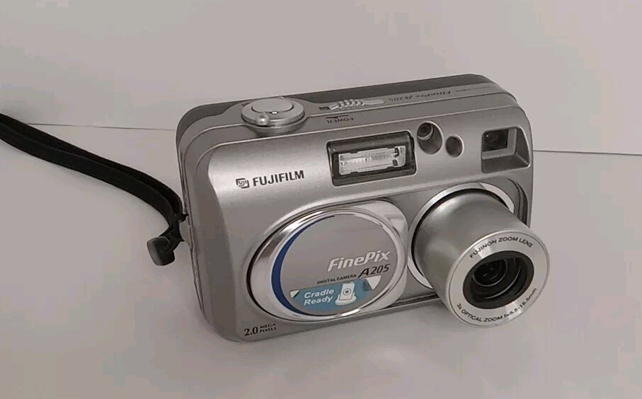 Fujifilm FinePix A205 2MP Digital Camera with Manual, Functional, No XD Card Included