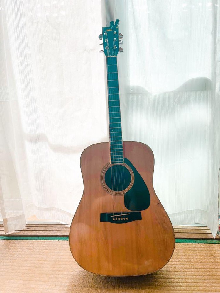 Yamaha 201B Acoustic Guitar with Thunderous Sound Made in Japan