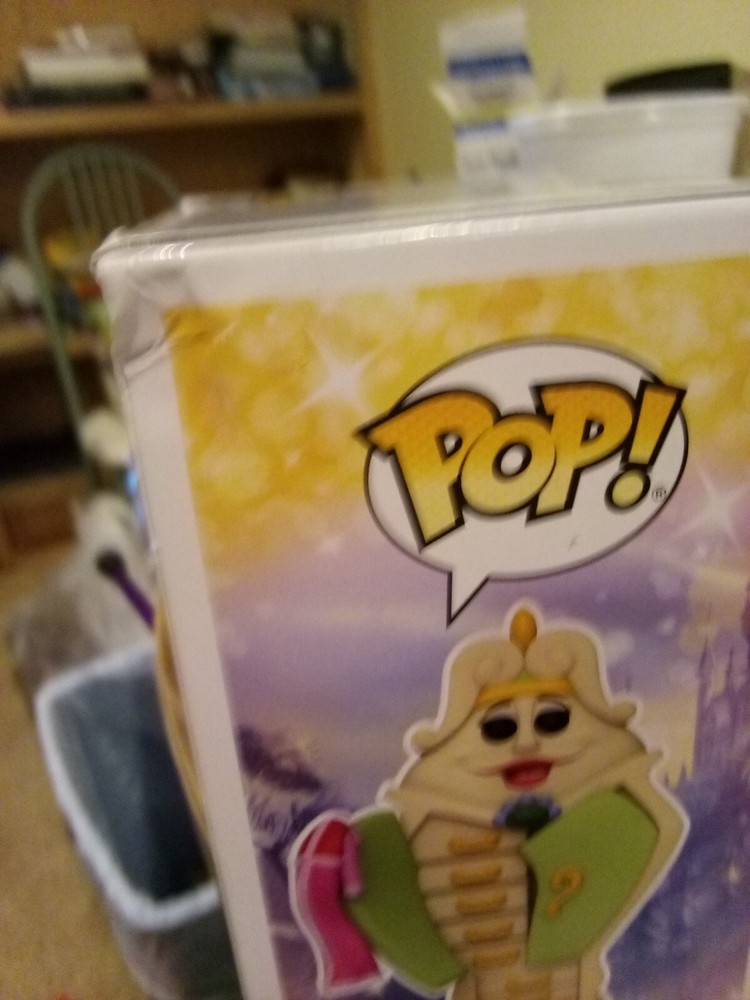 Funko Pop! Vinyl: Disney - Wardrobe - Box Lunch San Diego Comic Con (Exclusive)