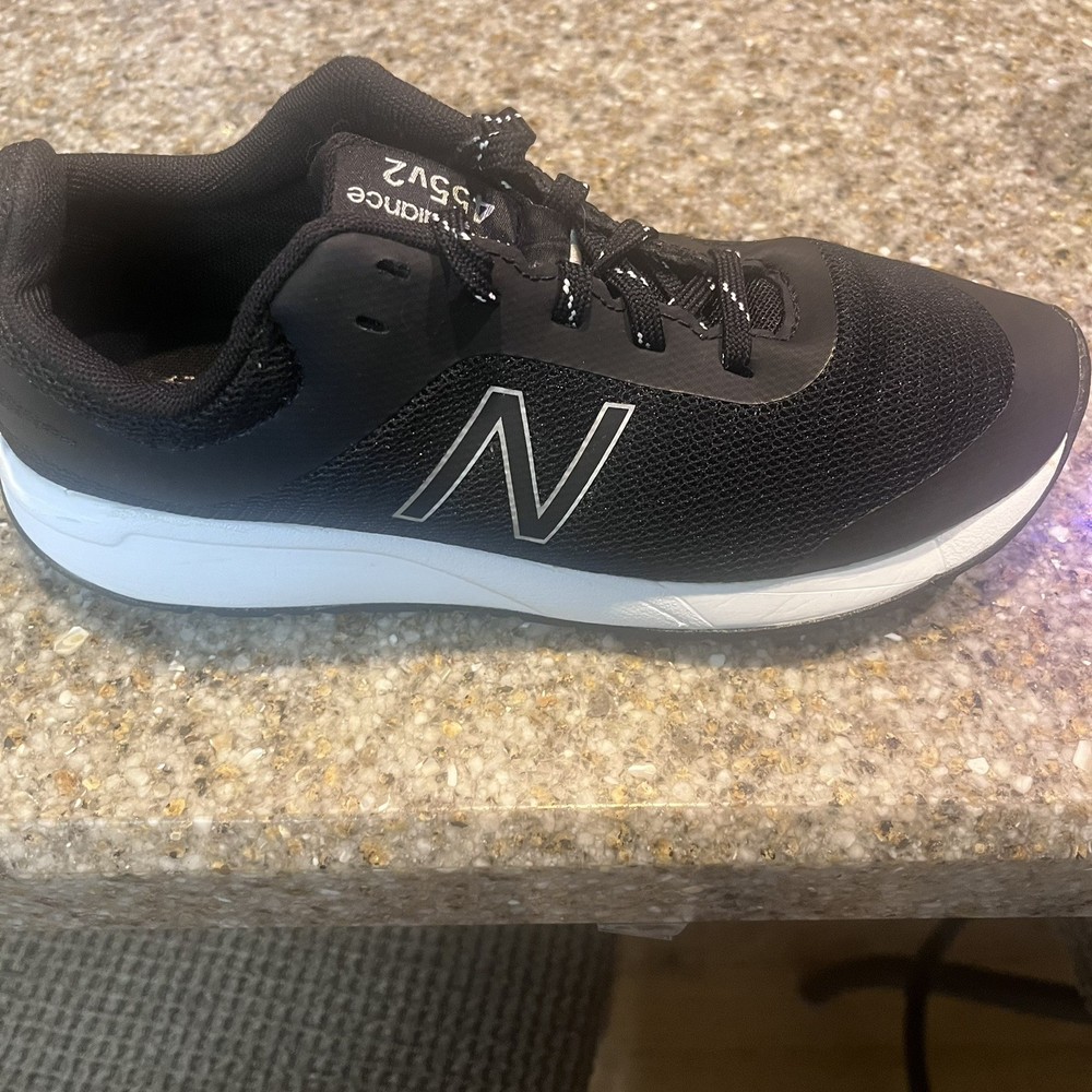 New Balance Size 5.5 455v2 Kids Sneakers Shoes Black Mesh Preowned EXCELLENT