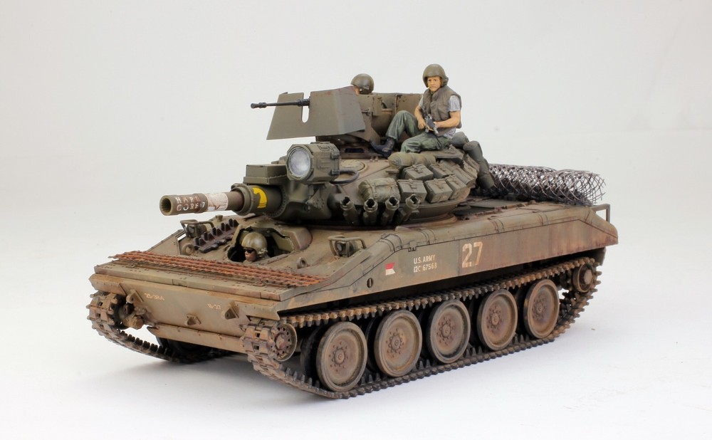PreSale M551 Sheridan /w 03 Crews Vietnam war 1:35 Pro Built Model-image