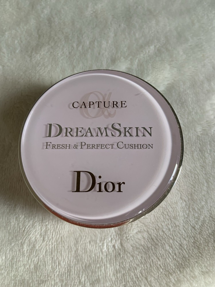 Dior Capture Dream Skin Perfect Cushion Compact Foundation in Shade 020