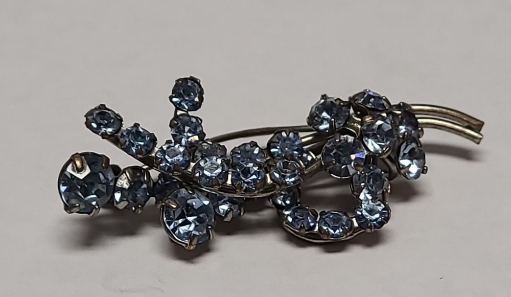 Vintage Brooch Pin Austria Signed AB Crystal Silvertone  Blue 2