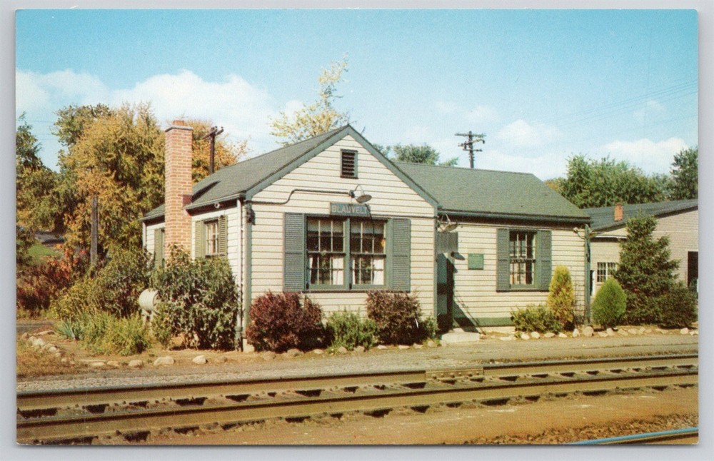 West Shore Railroad Station Train Depot Blauvelt NY Postcard AJ16