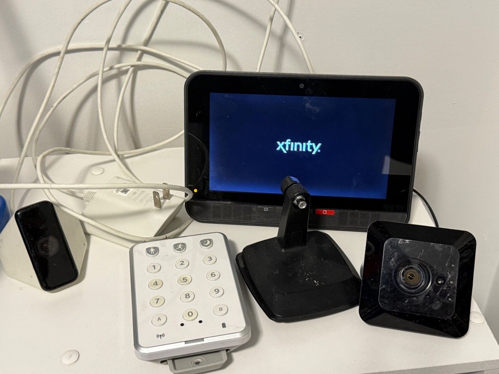 Xfinity Home Security Touchscreen System W/ 2 Cameras & Key Pad