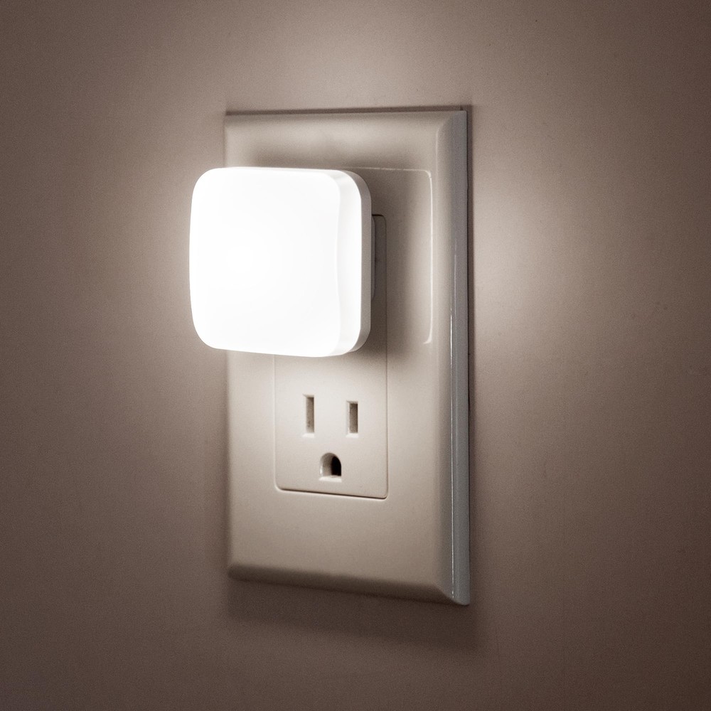 LED Plug-In Night Light With Auto Dusk-to-Dawn Sensor for Bedroom or Hallway  