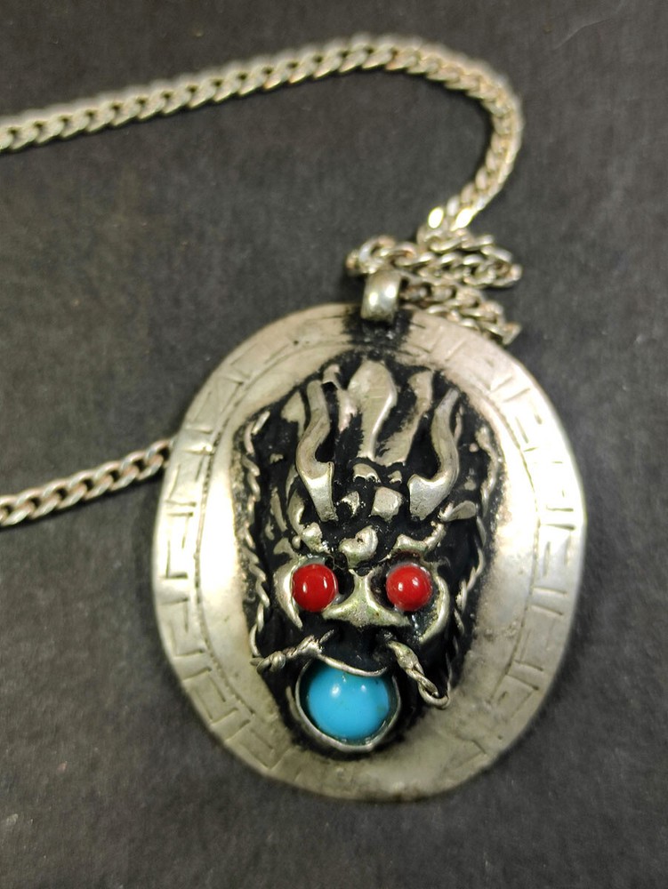 P175 Handmade Asian Dragon Head Vintage Style Unisex Amulet Pendant Chain Nepal