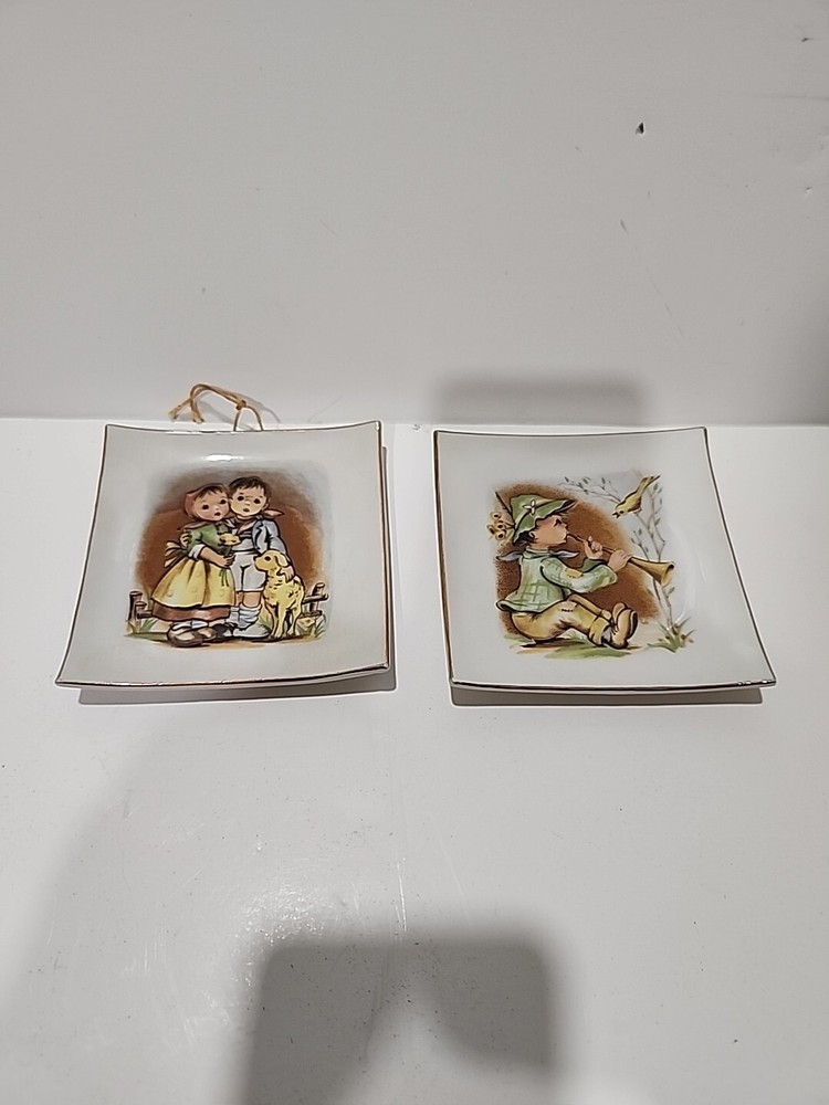 Set Of 2 Vintage Small Hanging Wall Plates Made In Japan Wall Decor Porcelain