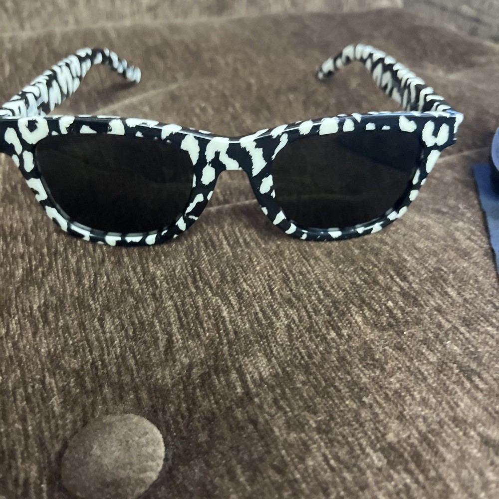 YSL Saint Lauren White Black Cheetah Print Sunglasses Excellent Condition