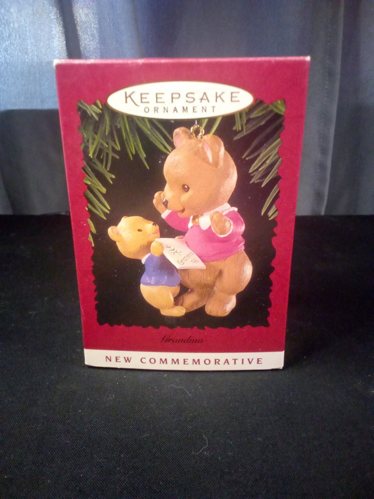 Hallmark 1996 Grandma and Grandchild Commemorative Keepsake Ornament