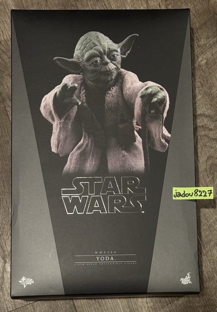 Hot Toys MMS369 1/6 Scale Star Wars Empire Strikes Back Yoda Figure
