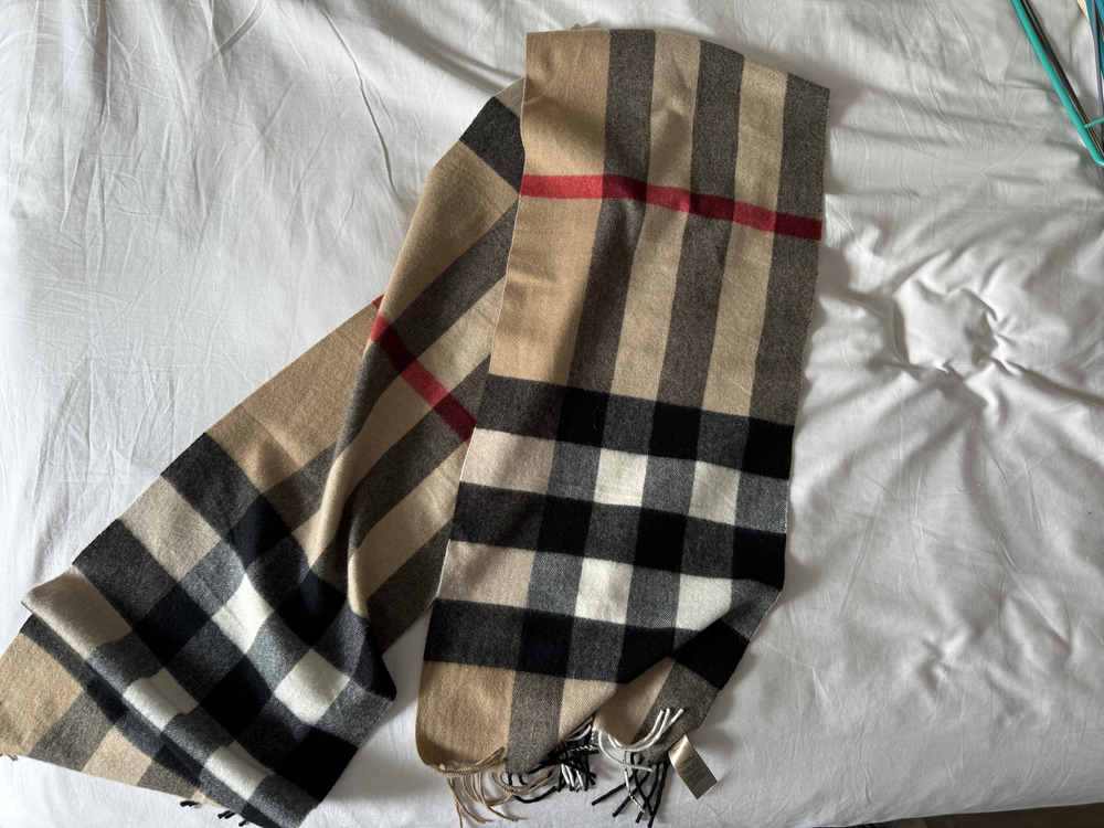 Burberry Giant Check Cashmere Scarf Unisex Luxury Wrap