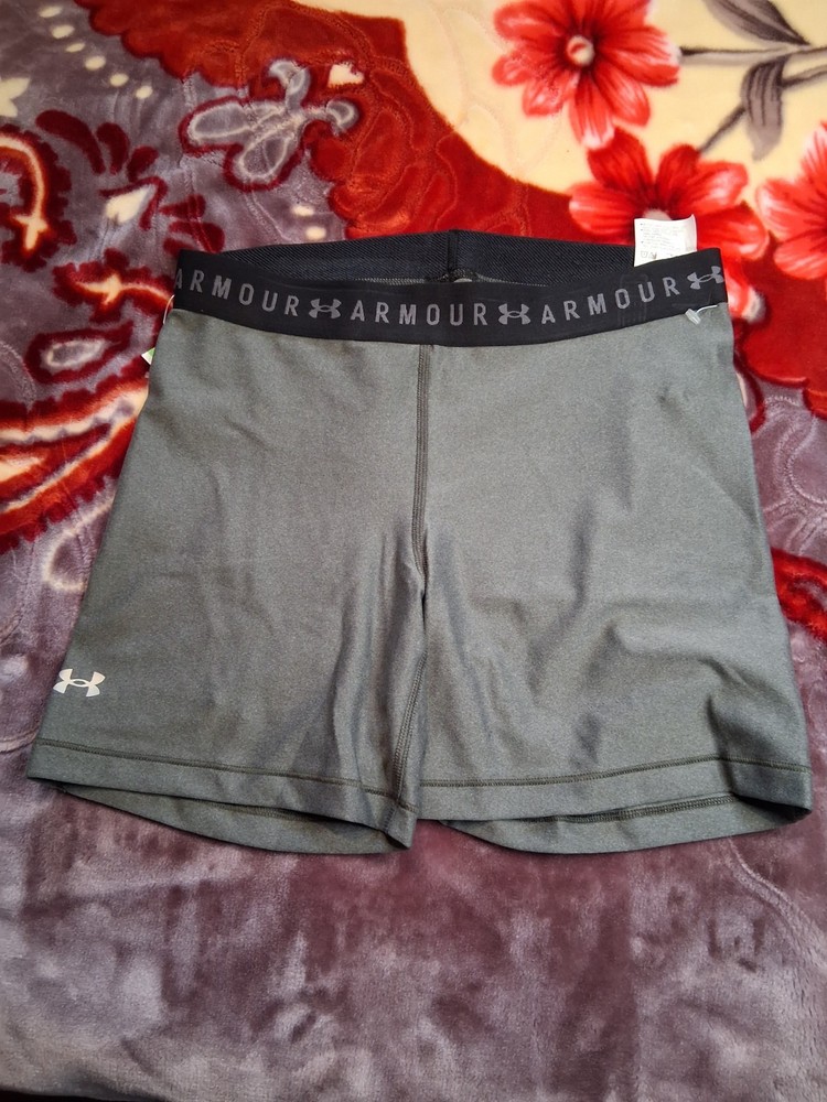 NWT Under Armour Women’s HeatGear Compression Shorts Grey Size M