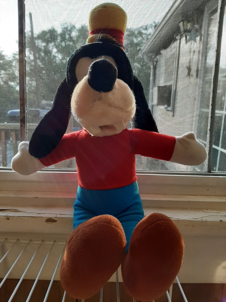 Vintage Disneyland Goofy Plush Stuffed Animal Toy from Walt Disney World  