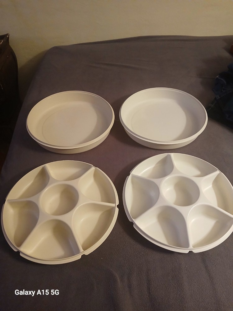 Vintage Tupperware Divided Veggie Tray with Lid and Almond Dip Bowl 1661 White Set of 2