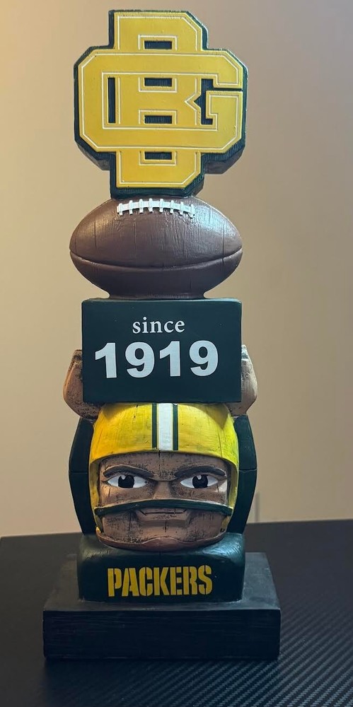 Green Bay Packers Vintage Garden Statue