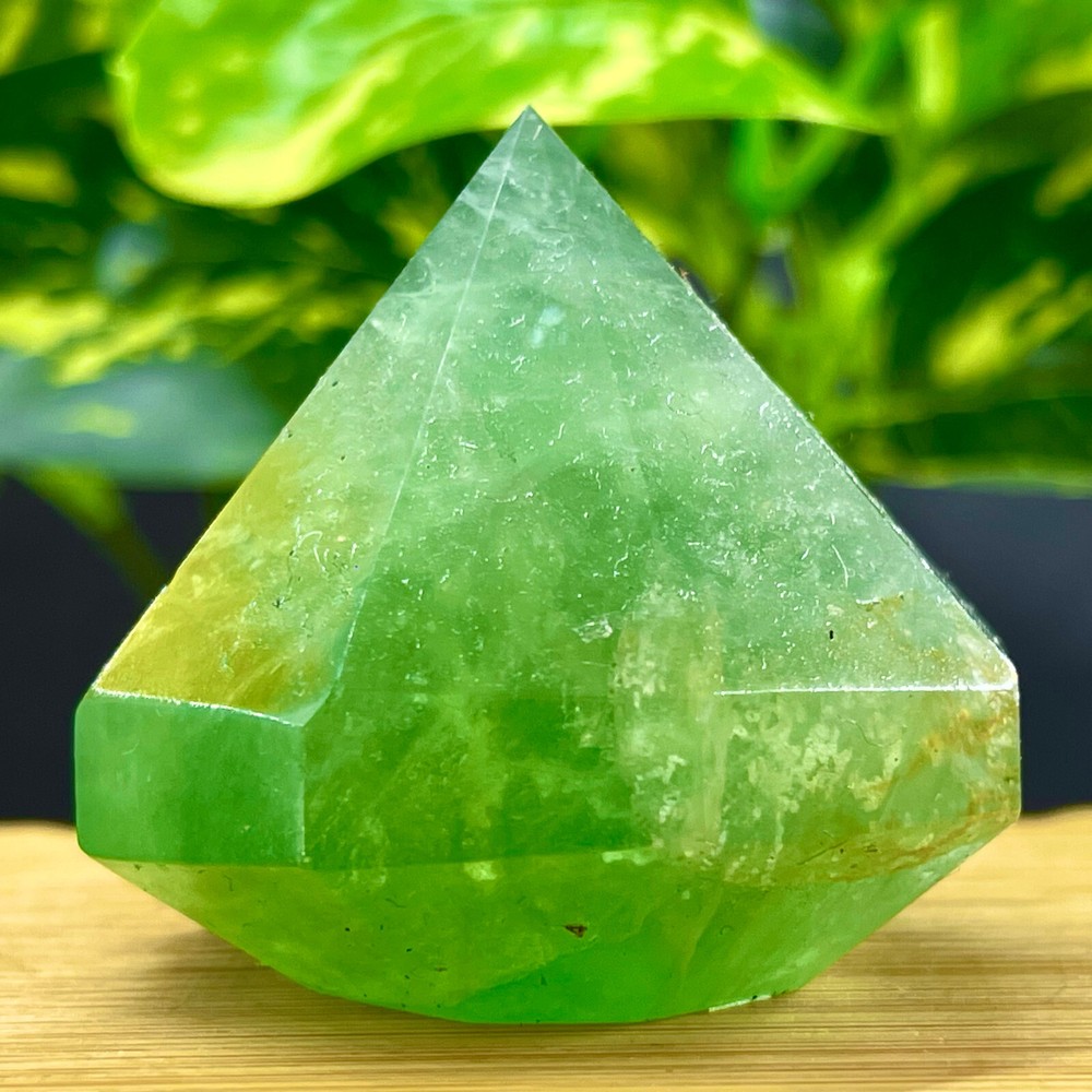 135G Natural Hand Carved Diamond Shape nowflake feather fluorite Sculpture