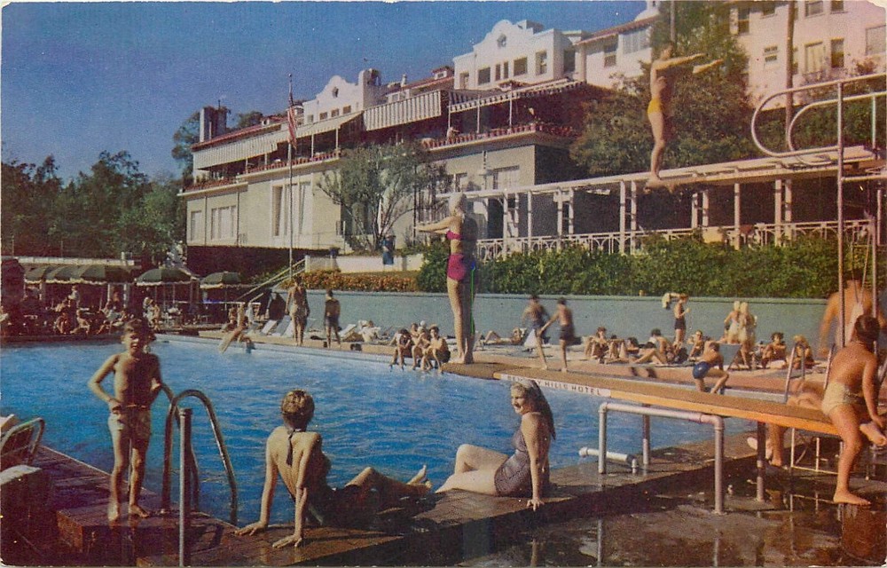 1950s Beverly Hills California Hotel Swimming Pool Roberts Postcard 25-1052