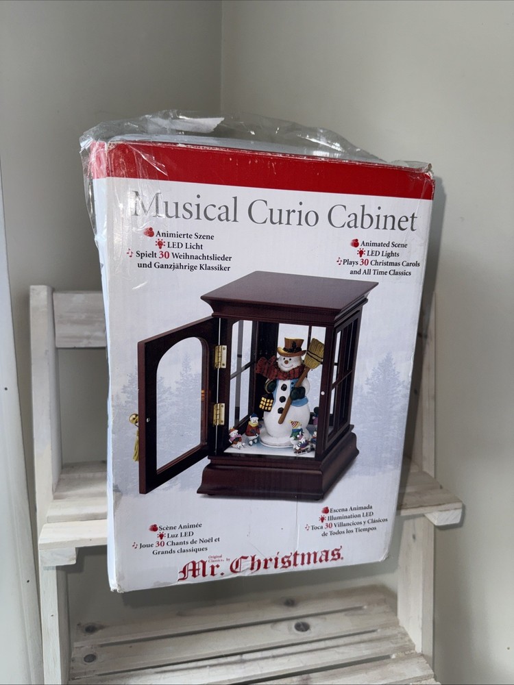 Mr. Christmas 2009  Musical Animated Light Snowman In Display Box 30 Songs
