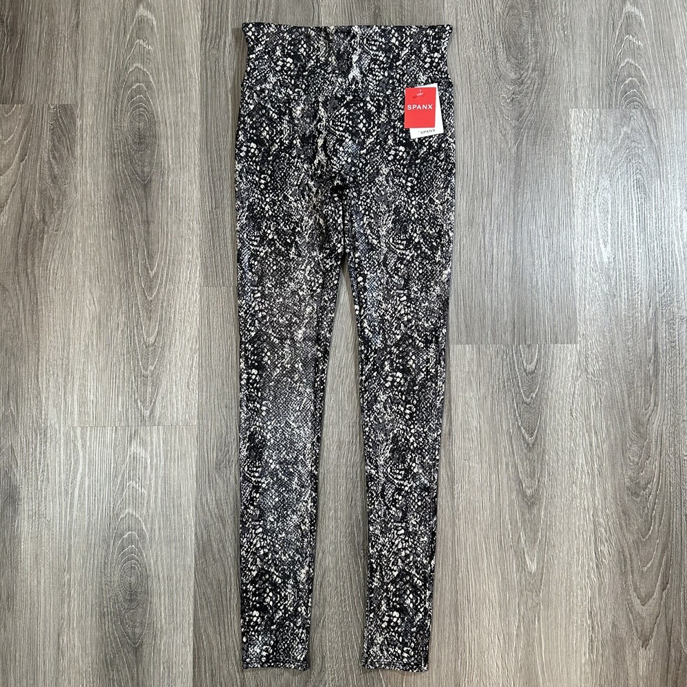 SPANX Women’s Faux Leather Leggings Snake Skin Shine Size S/P Grey