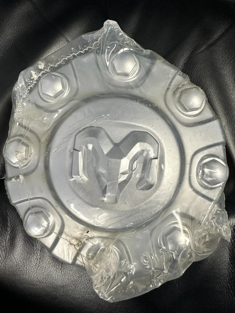 19 20 21 22 23 DODGE 2500 3500 OEM CENTER CAP SILVER 2472 6PG02TRMAB 6PG02TRMAC