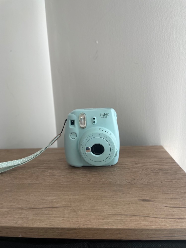Fujifilm 9 MP Digital Camera with Advanced Features