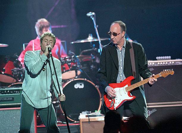 Noel Gallagher on stage with The Who at the Royal Albert Hall in L- Old Photo 2