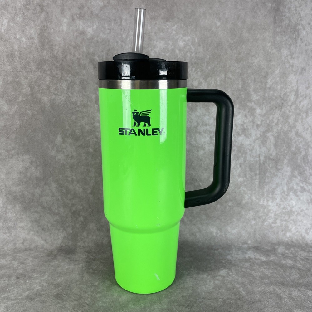 Stanley 30oz Neon Green Quencher H2.0 Insulated Tumbler EUC