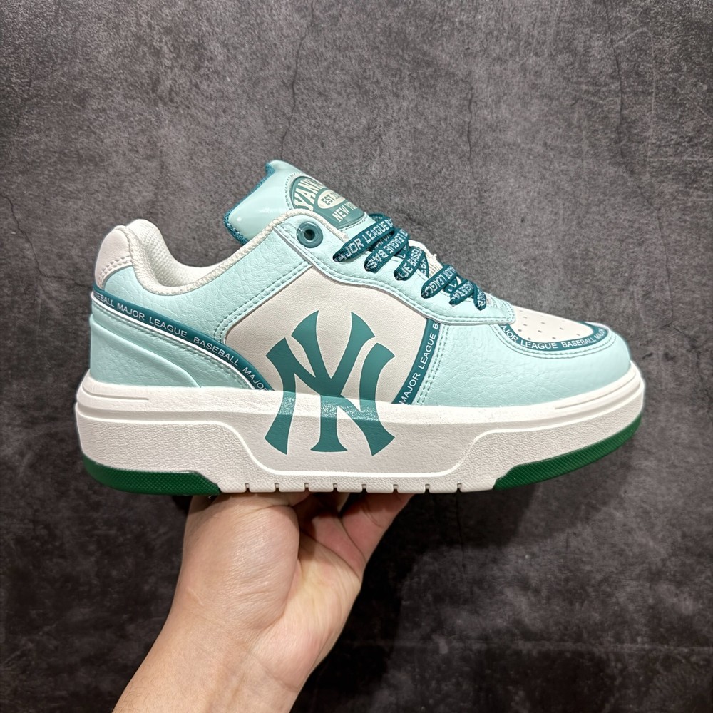 MLB New York Yankees Chunky Liner Monogram Classic Sneakers