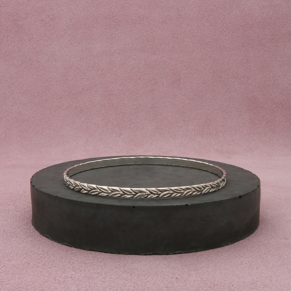 Sterling silver vintage leaf pattern stackable bangle bracelet size 7.75 inches