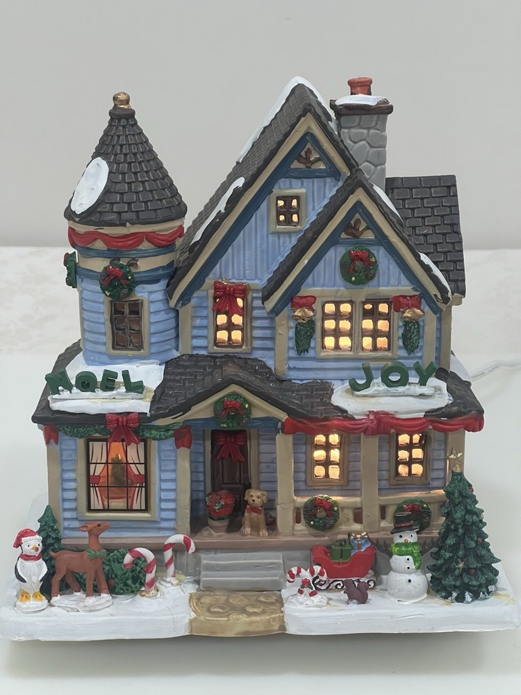 Lemax “Christmas Joy Residence” Porcelain Lighted Building 2023 Excellent !