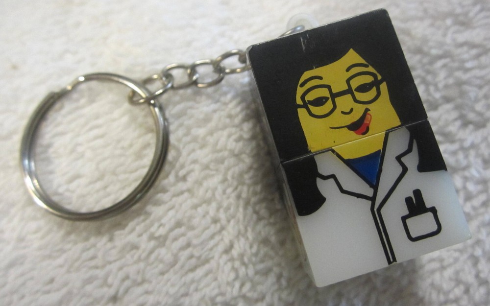 1 Rinco Brick doctor,medical,nurse,Keychain Woman do Block Plastic Keytag VTG
