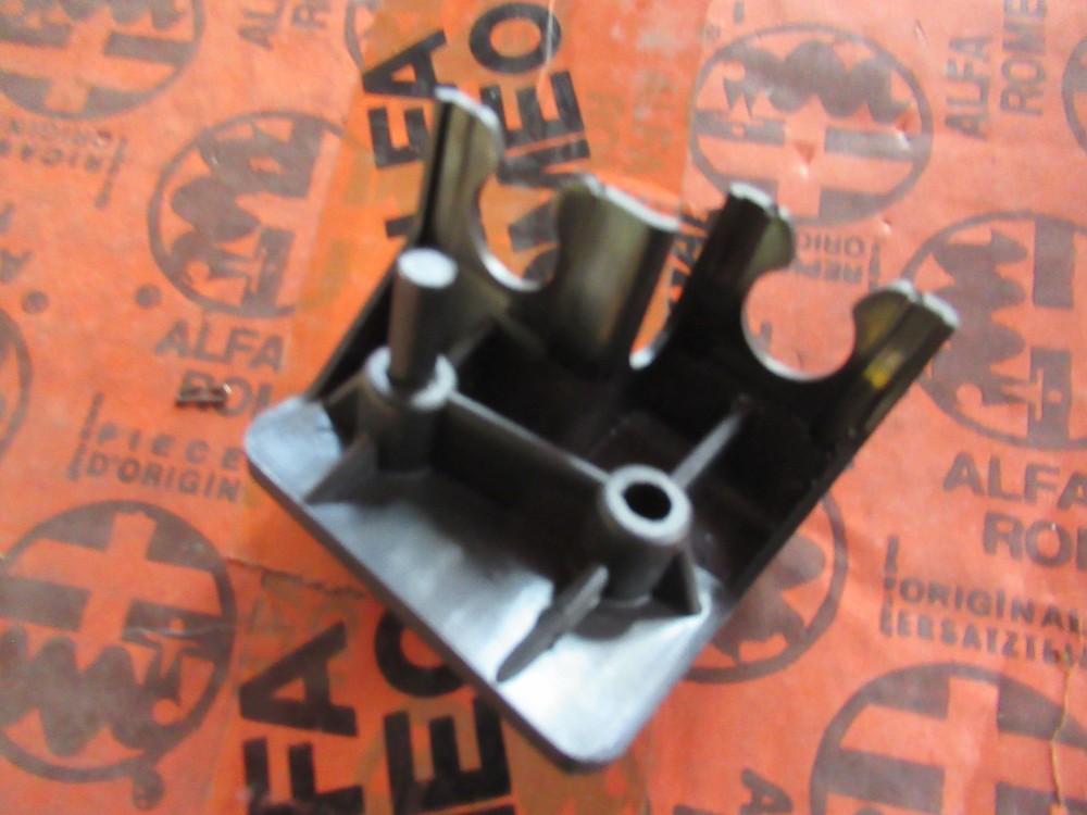 Original Alfa Romeo 33 Anno Fab. 90 - 94 angle for fixing line 60501716