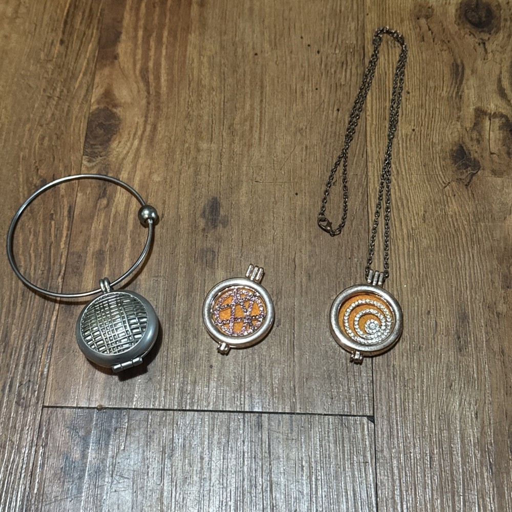Aromatherapy Essential Oil Diffuser Necklace Set with Car Diffuser