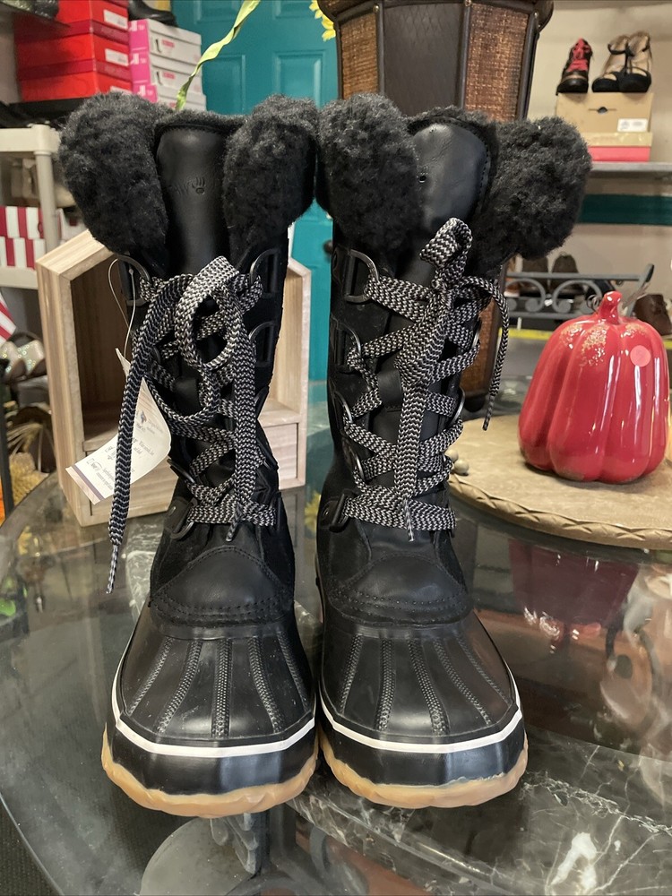 Waterproof Black Bearpaw Boots Size 6 for Women Cozy Winter Wear