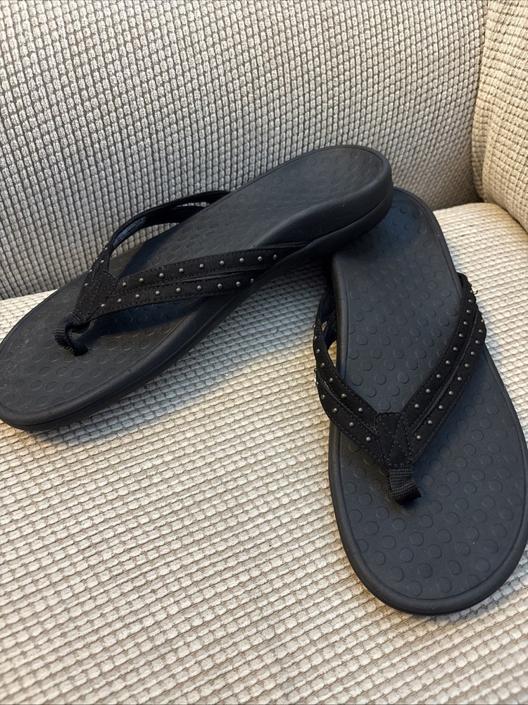 Vionic Tasha Black Studded Flip Flops Women's Size 11 EUC