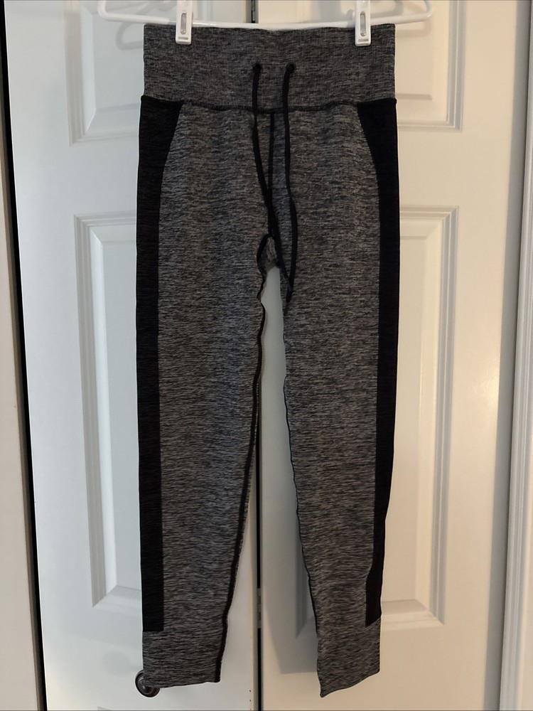 Victoria's Secret Pink Leggings Size Medium Black/gray