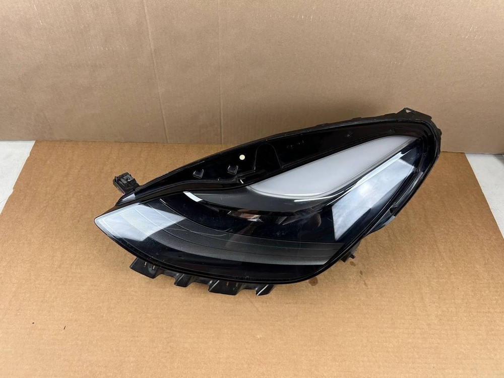 ✅2021-2023 Headlight Tesla Model 3 Y Front Left Side Matrix 1514952-00-C