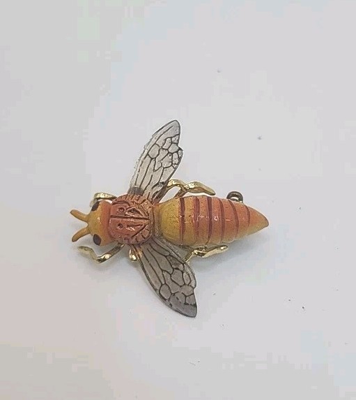 Vintage Enamel Sugar Frosted Plastic Korea Bee/Wasp Brooch Pin 1