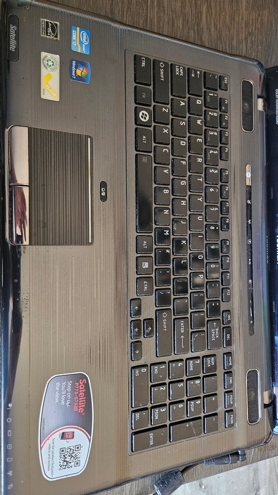 Toshiba Satellite P775-S7320 17