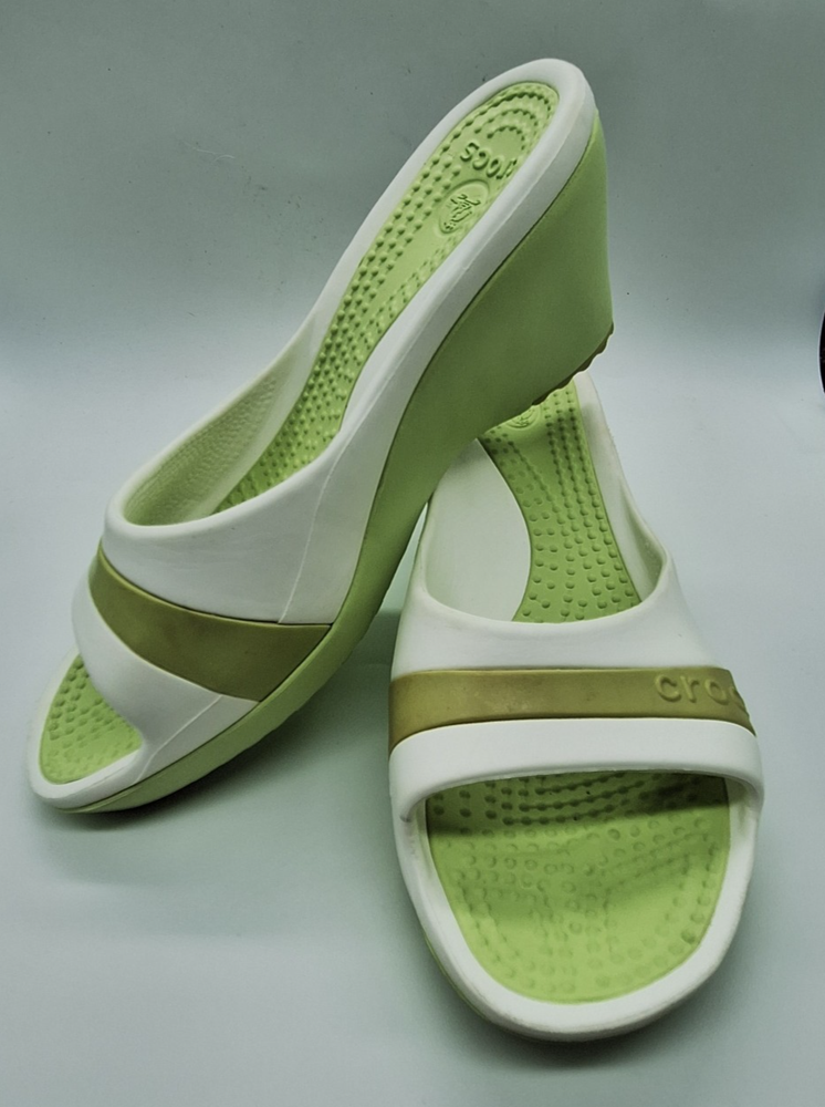 CROCS SASSARI Women's Green/White Wedge Open Toe Sandals Shoes Size 8 Never Worn