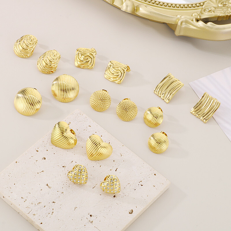 Fashion love stainless steel earrings Simple high-grade titanium steel earrings