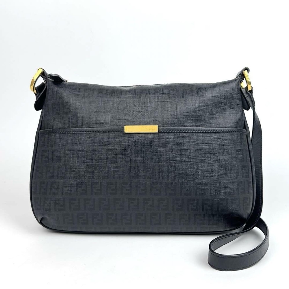 FENDI FF Shoulder Bag in Black PVC Authentic G05182643